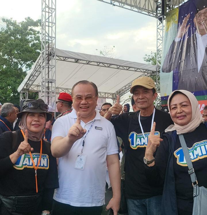 Henry Husada menghadiri kampanye akbar terbuka Calon Presiden nomor urut 1 Anies Baswedan di Lapangan Purnawarman