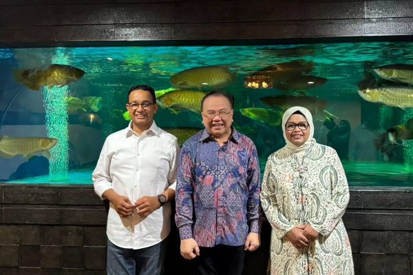 Calon Presiden Nomor Urut 01 Anies Baswedan ditemani sang istri, Fery Farhati Ganis bersilaturahmi dengan Bapak UMKM Jawa Barat, Henry Husada